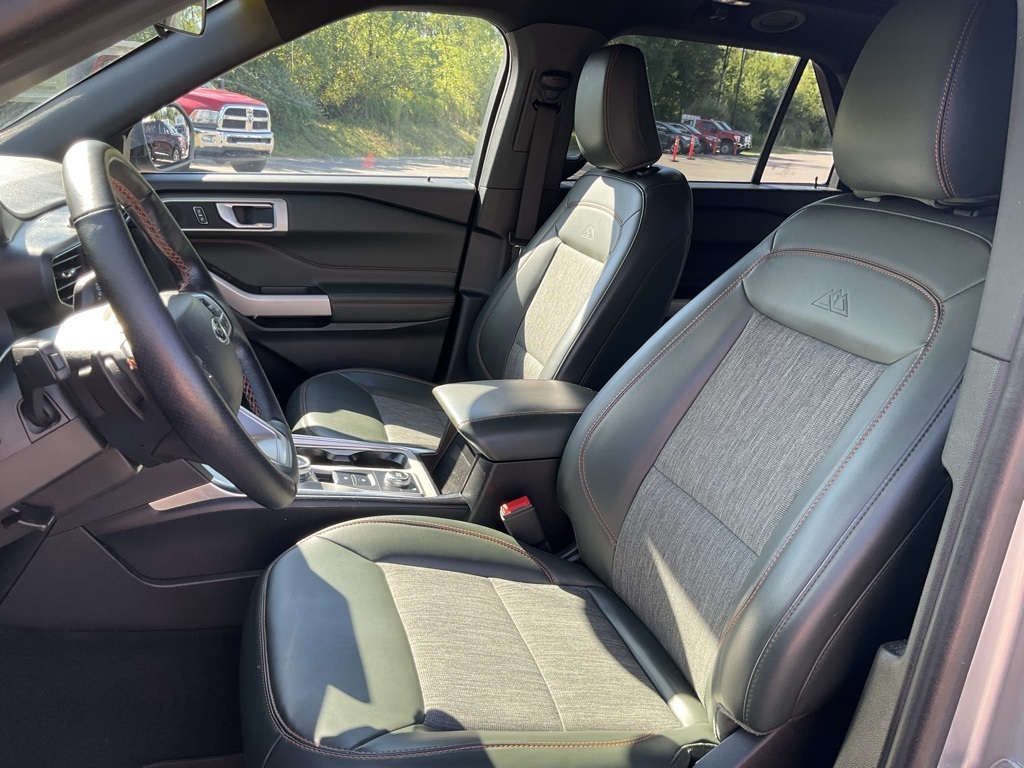 2022 Ford Explorer Timberline photo 2