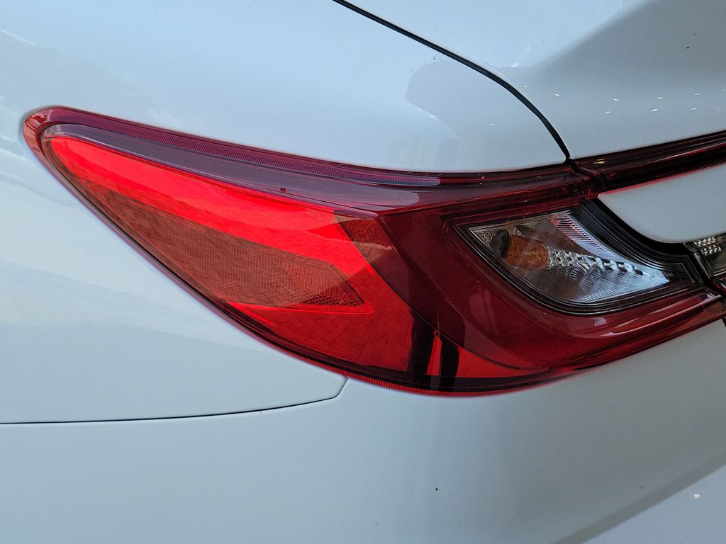 2025 Toyota Camry LE photo 12
