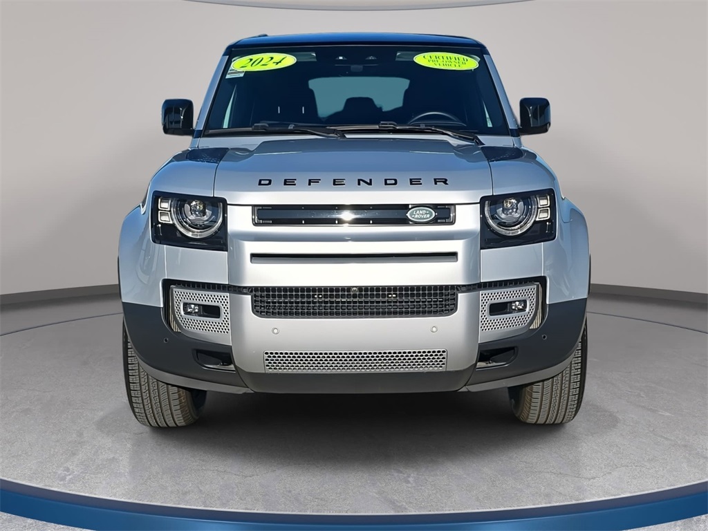 2024 Land Rover Defender 110 S photo 2