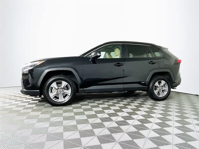 2022 Toyota RAV4 Hybrid XLE photo 4