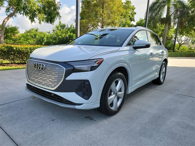2022 Audi Q4 E-tron Prestige photo 4