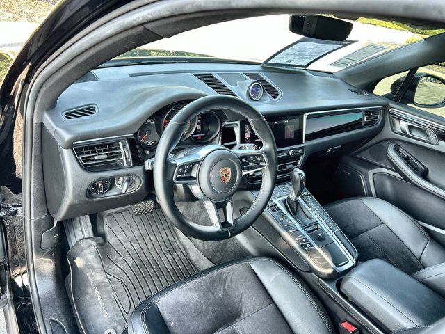 2021 Porsche Macan Base photo 4