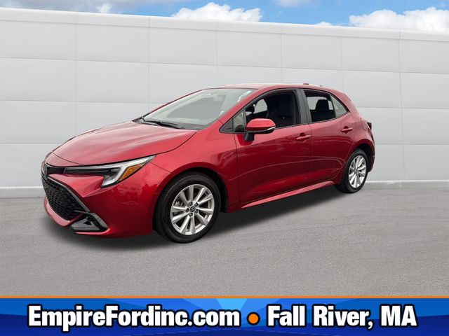 2024 Toyota Corolla Hatchback SE's photo