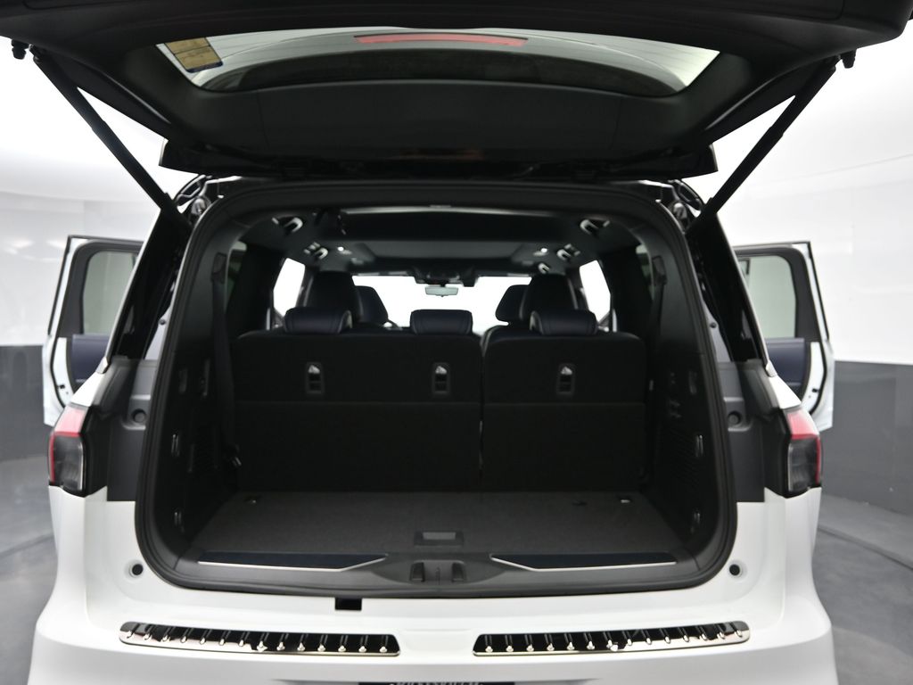 2026 Infiniti QX80 Sensory photo 14