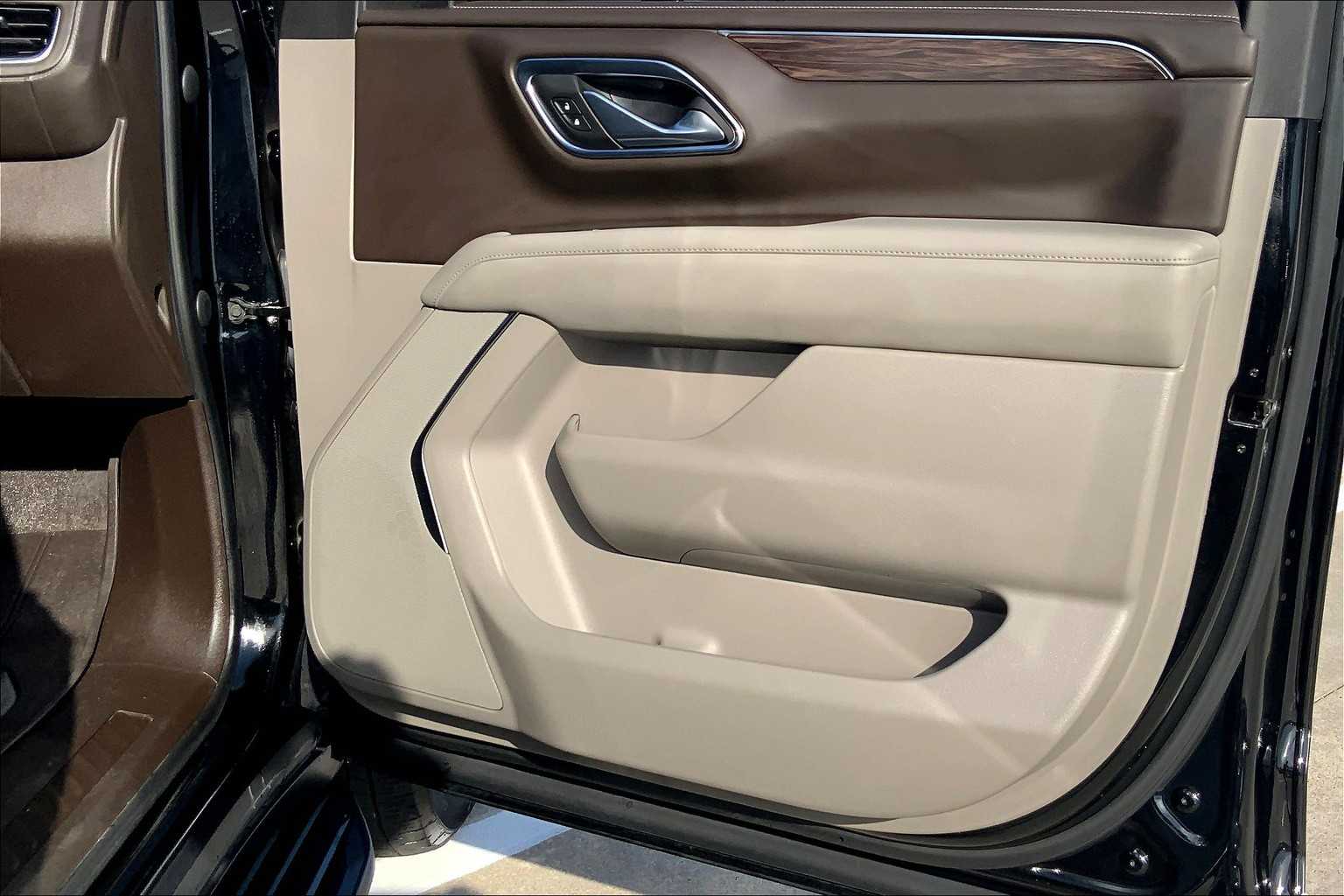 2023 Chevrolet Suburban LS photo 18