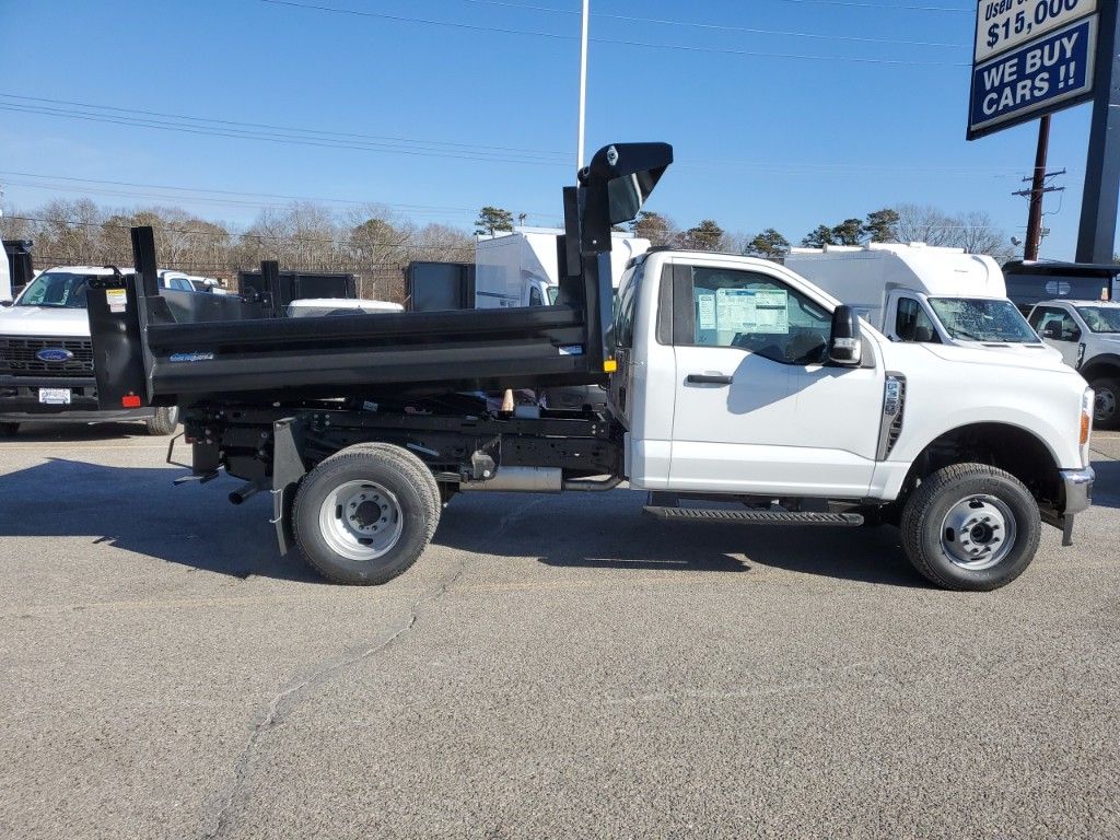 2024 Ford F-350 XL photo 4