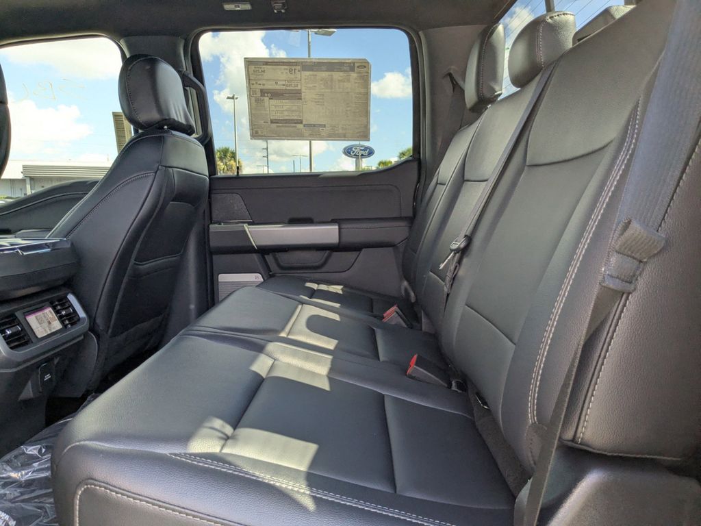 2025 Ford F-150 XLT photo 13