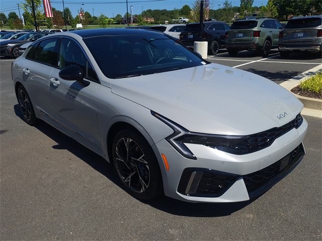 2025 Kia K5 GT-Line photo 2