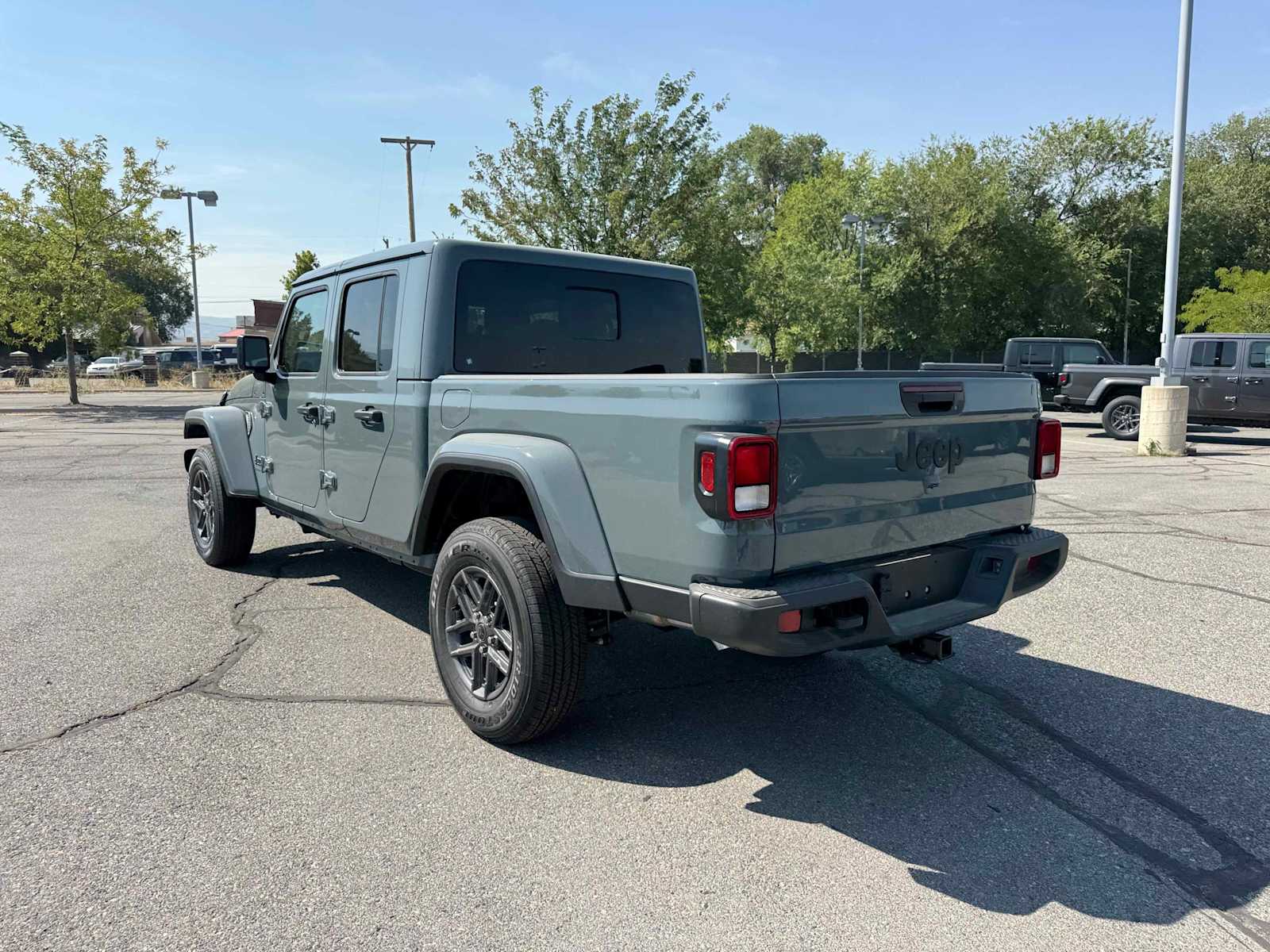 2025 Jeep Gladiator Sport S photo 3
