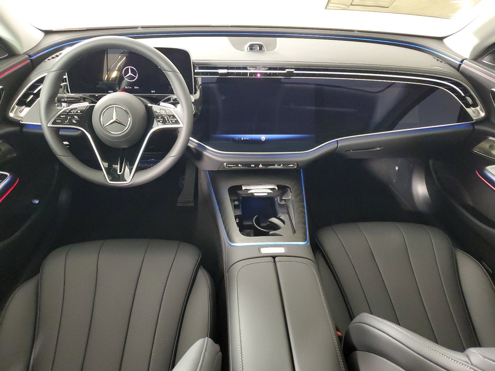 2025 Mercedes Benz E 450 4MATIC photo 3