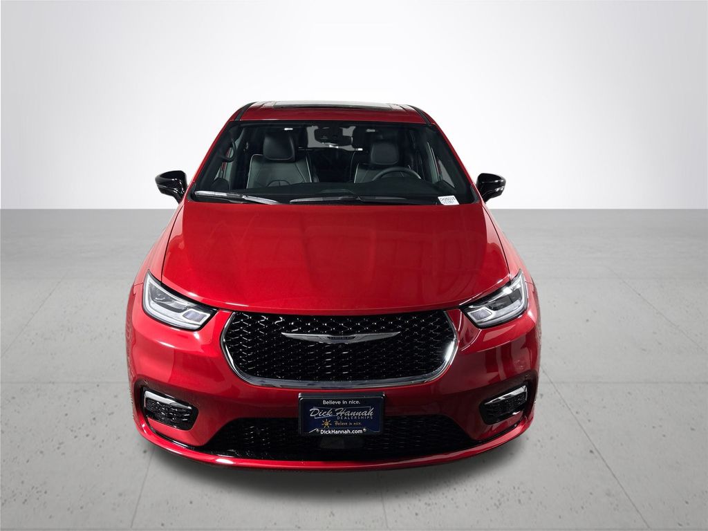 2026 Chrysler Pacifica Limited photo 2