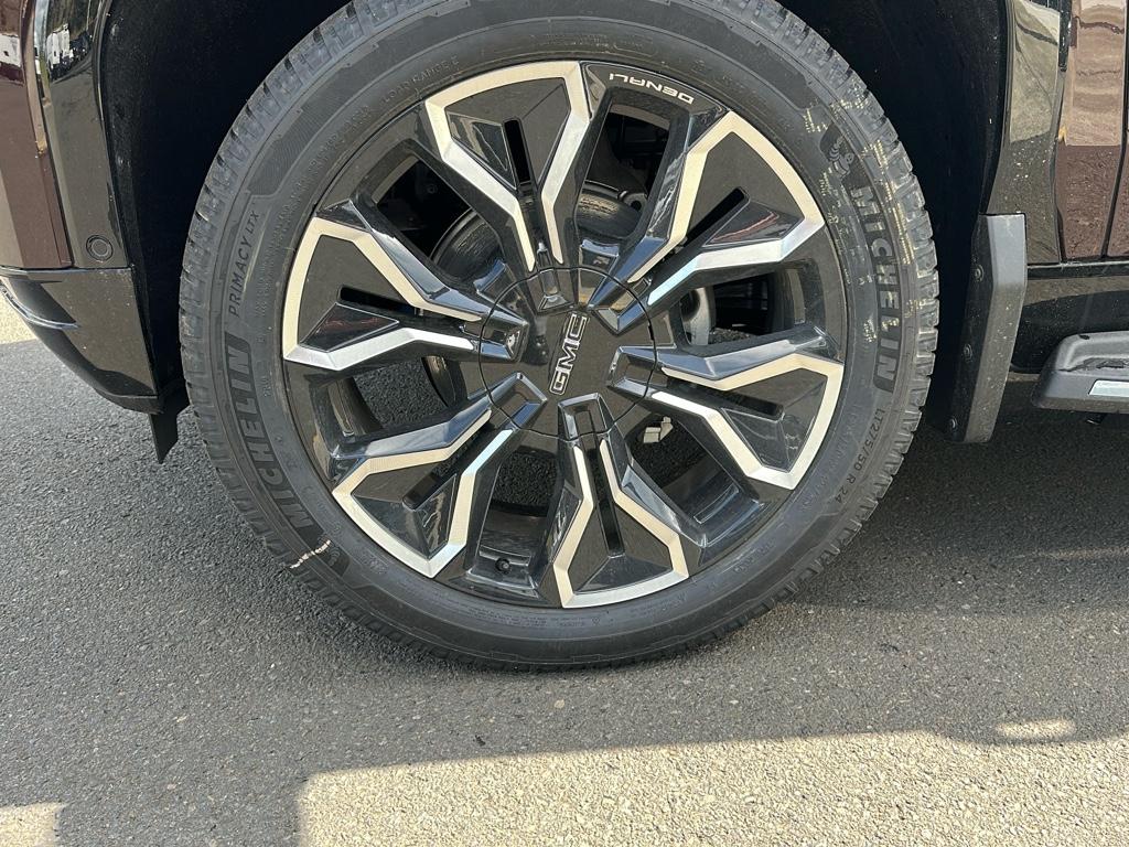 2025 Gmc Sierra EV Denali photo 11