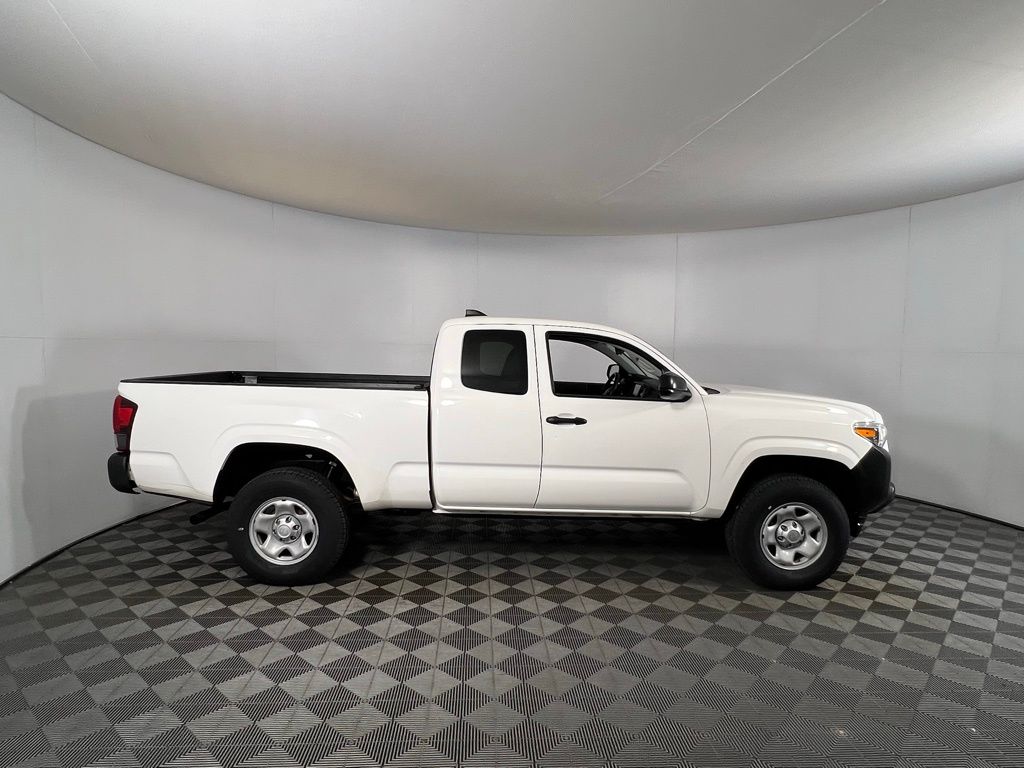 2023 Toyota Tacoma SR5 photo 3