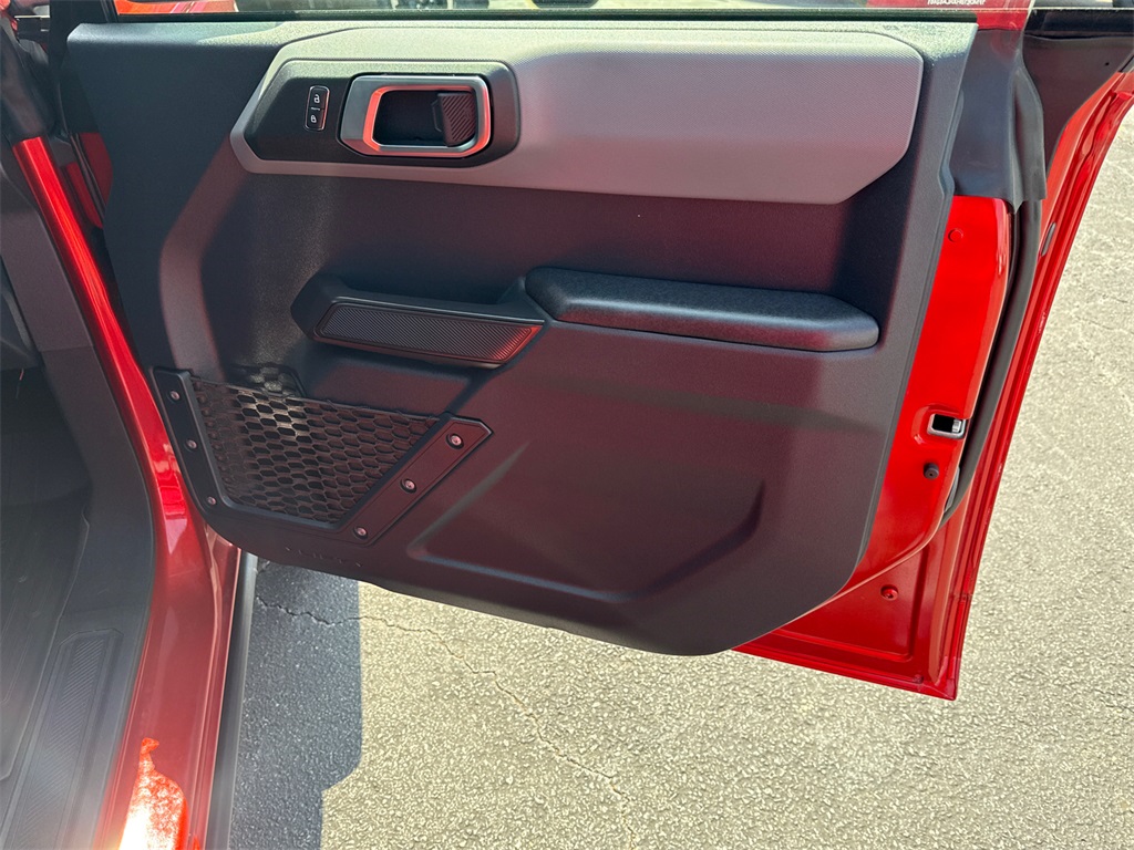 2024 Ford Bronco Black Diamond photo 12
