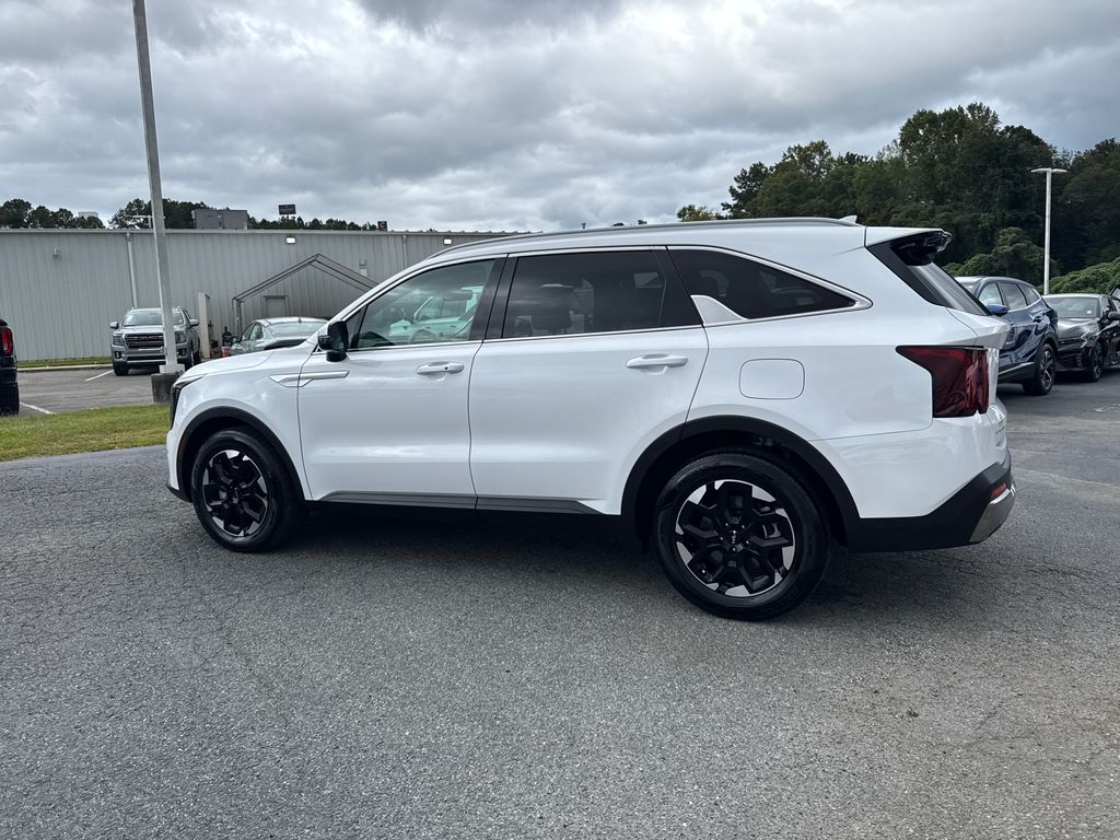 2024 Kia Sorento S photo 6