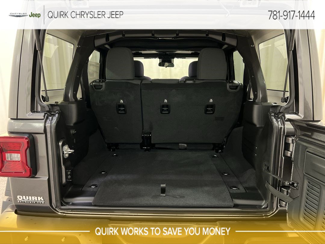 New 2025 Granite Crystal Metallic Clearcoat Jeep Rubicon image 17