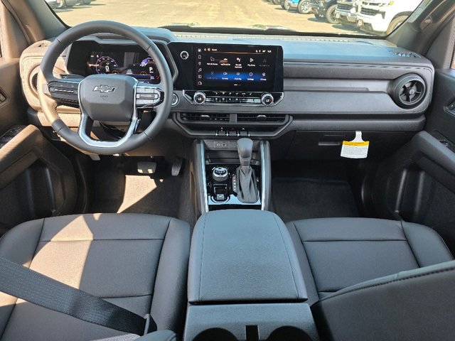 2026 Chevrolet Colorado Trail Boss photo 2