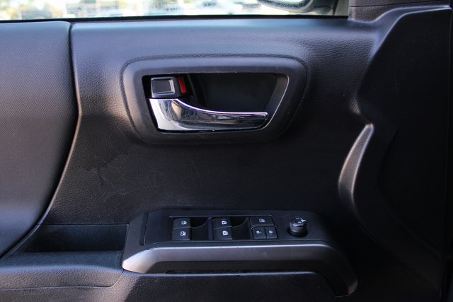 2020 Toyota Tacoma TRD Off-Road photo 20