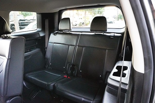 Used 2025 Green Hyundai SEL image 18