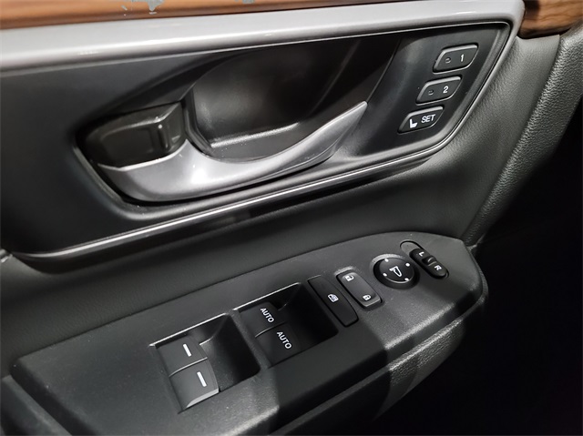 2020 Honda CR-V Touring photo 17