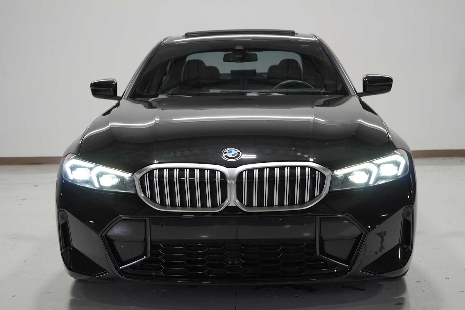 2023 Bmw 330i photo 2