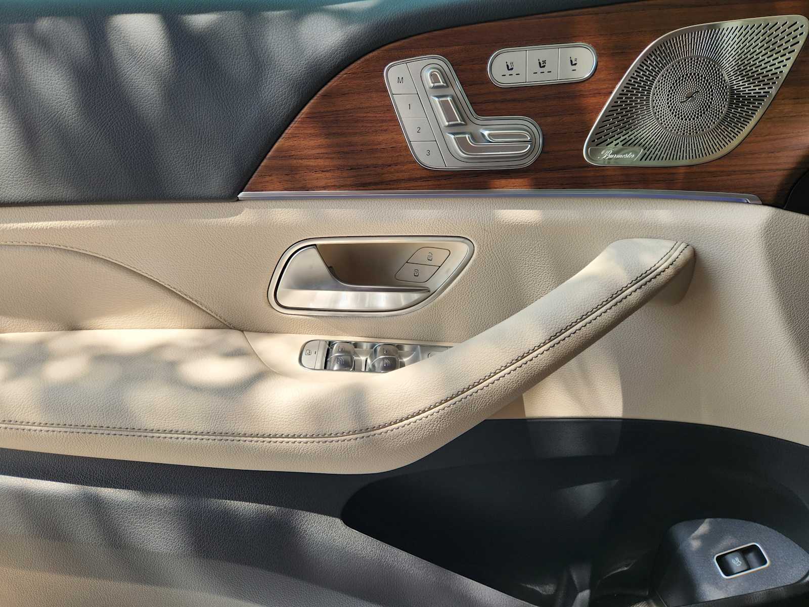 2026 Mercedes Benz GLS 450 4MATIC photo 14