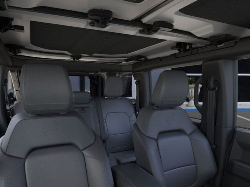 2025 Ford Bronco Badlands photo 12