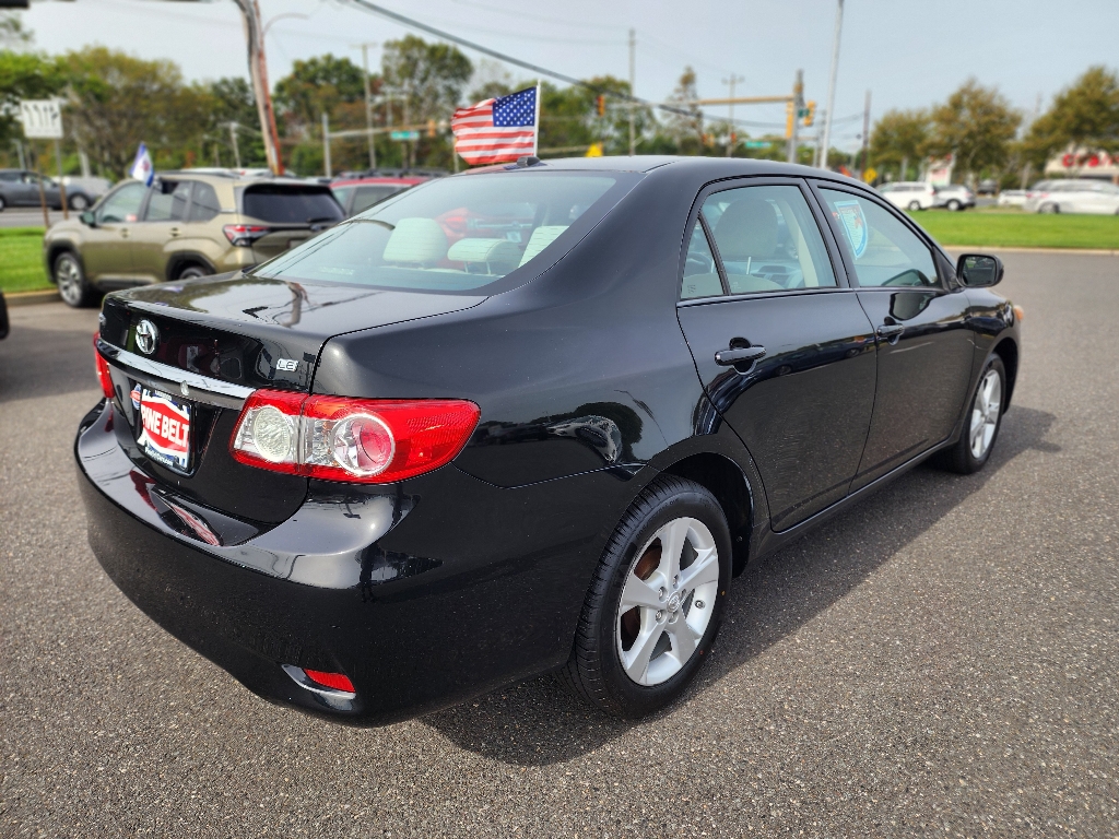 2012 Toyota Corolla LE photo 12