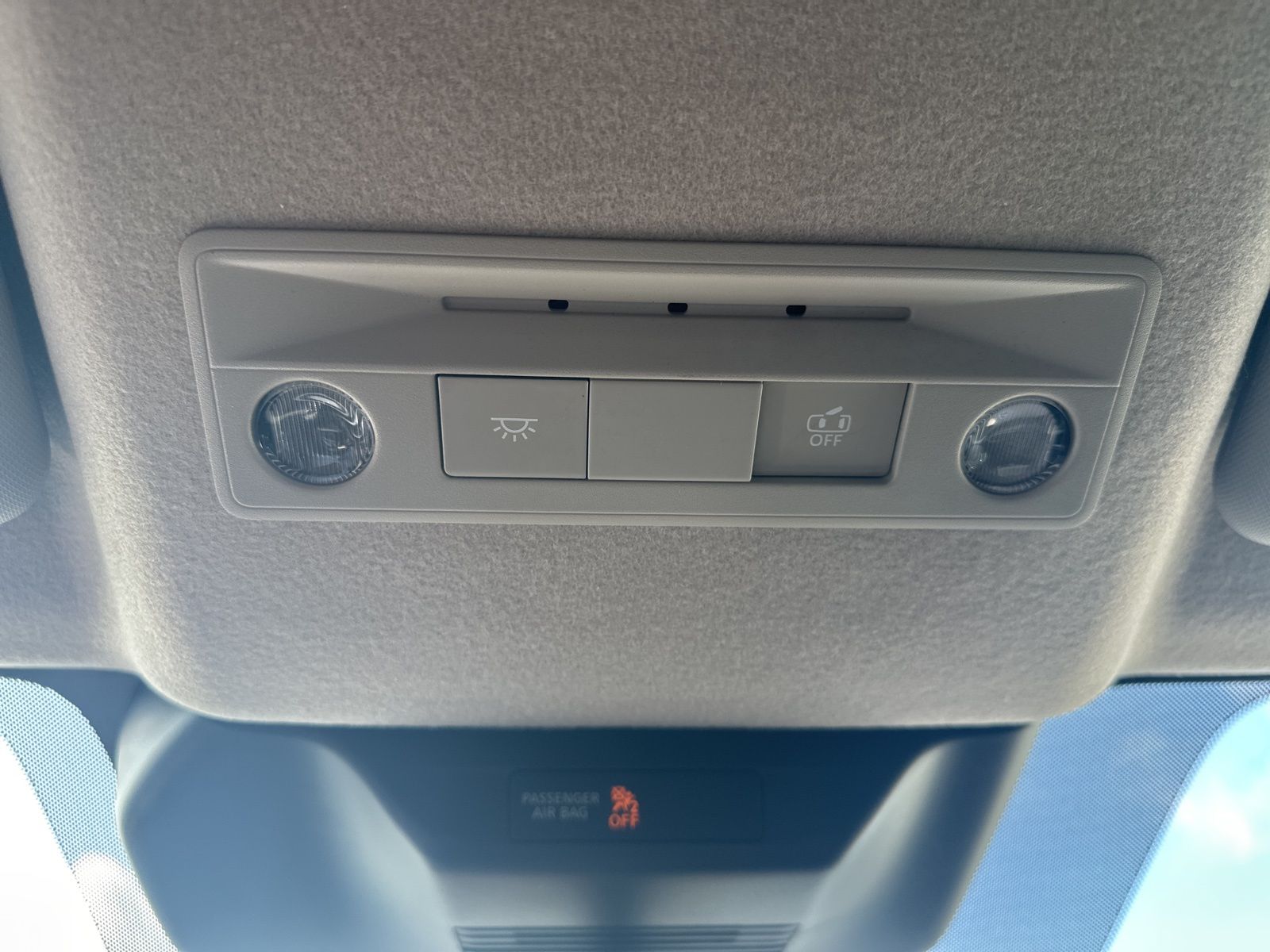 2025 Nissan Kicks SV photo 27