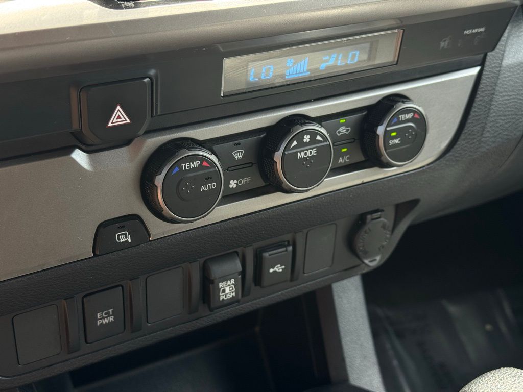 2023 Toyota Tacoma SR5 V6 photo 22