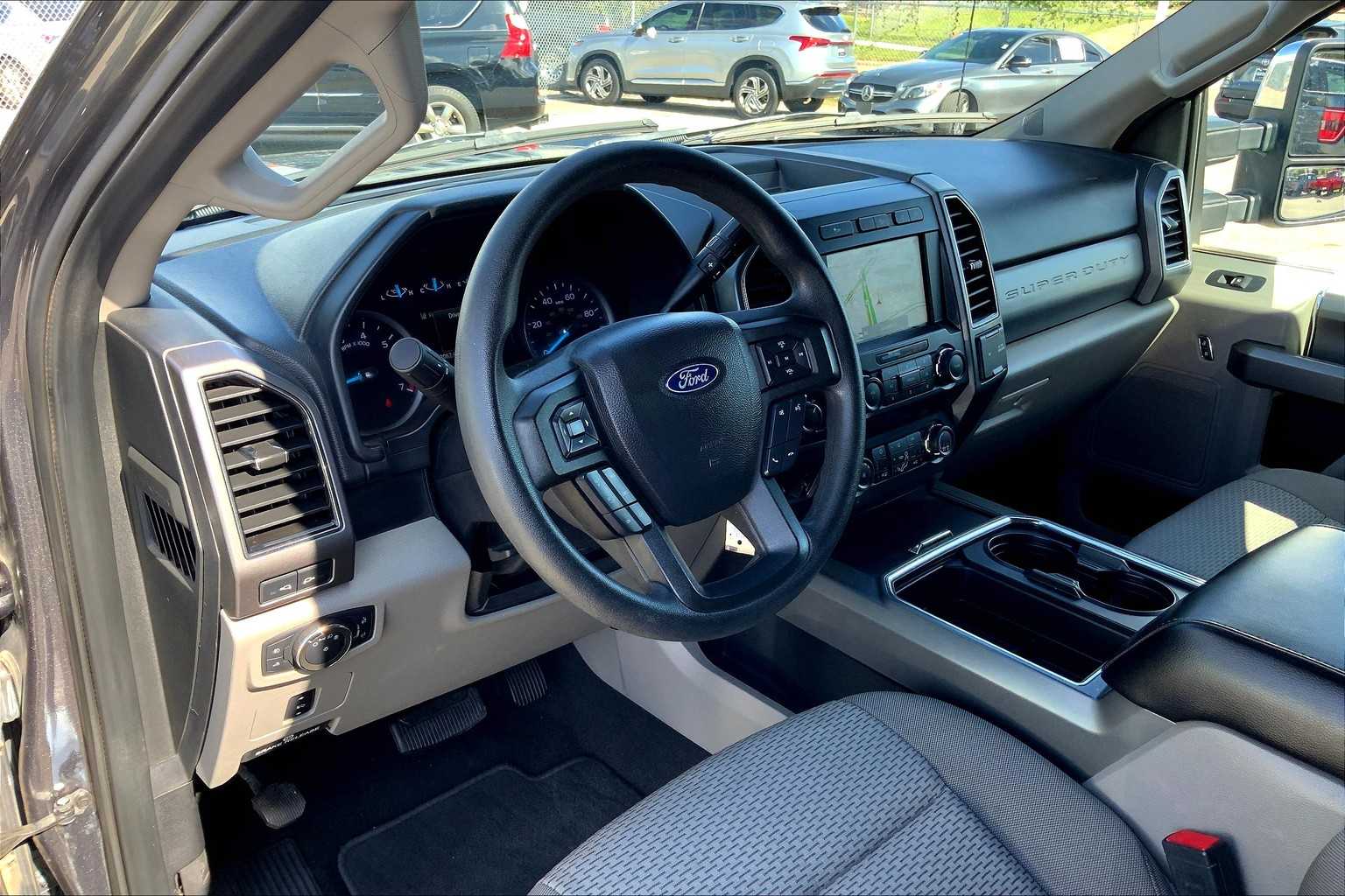 2020 Ford F-250 XLT photo 17
