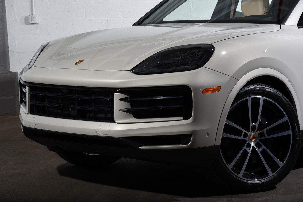 2025 Porsche Cayenne photo 11