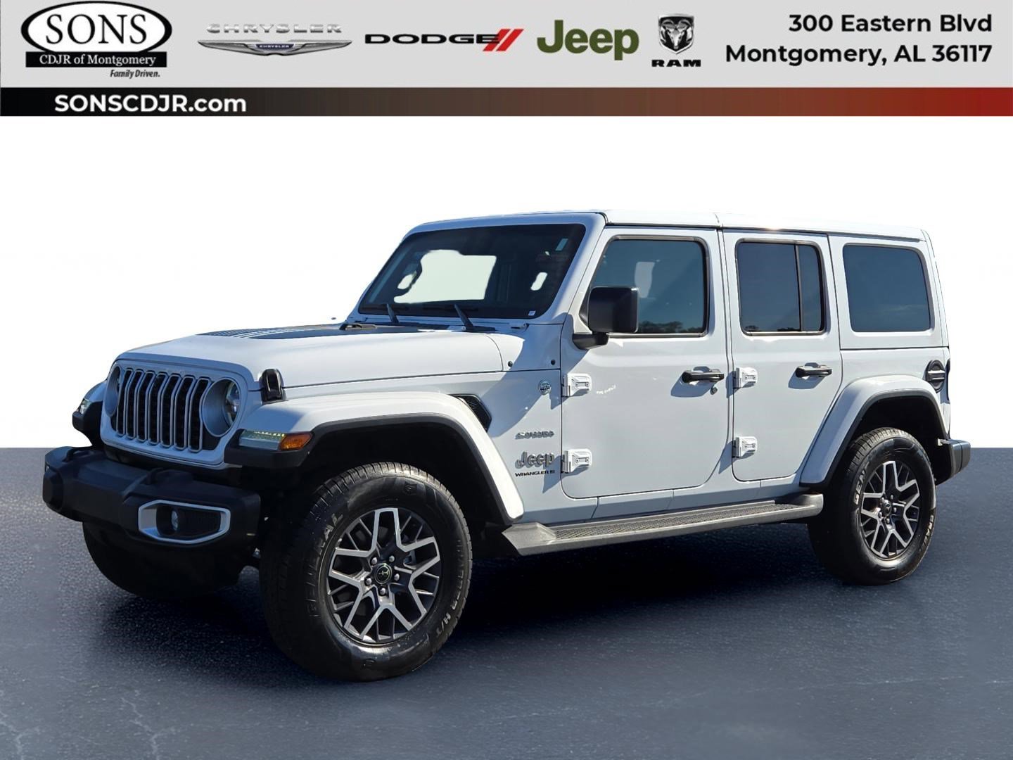 2024 Jeep Wrangler 4-Door Sahara's photo