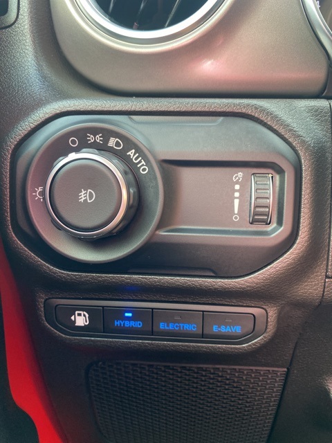 2023 Jeep Wrangler Rubicon 4xe photo 25