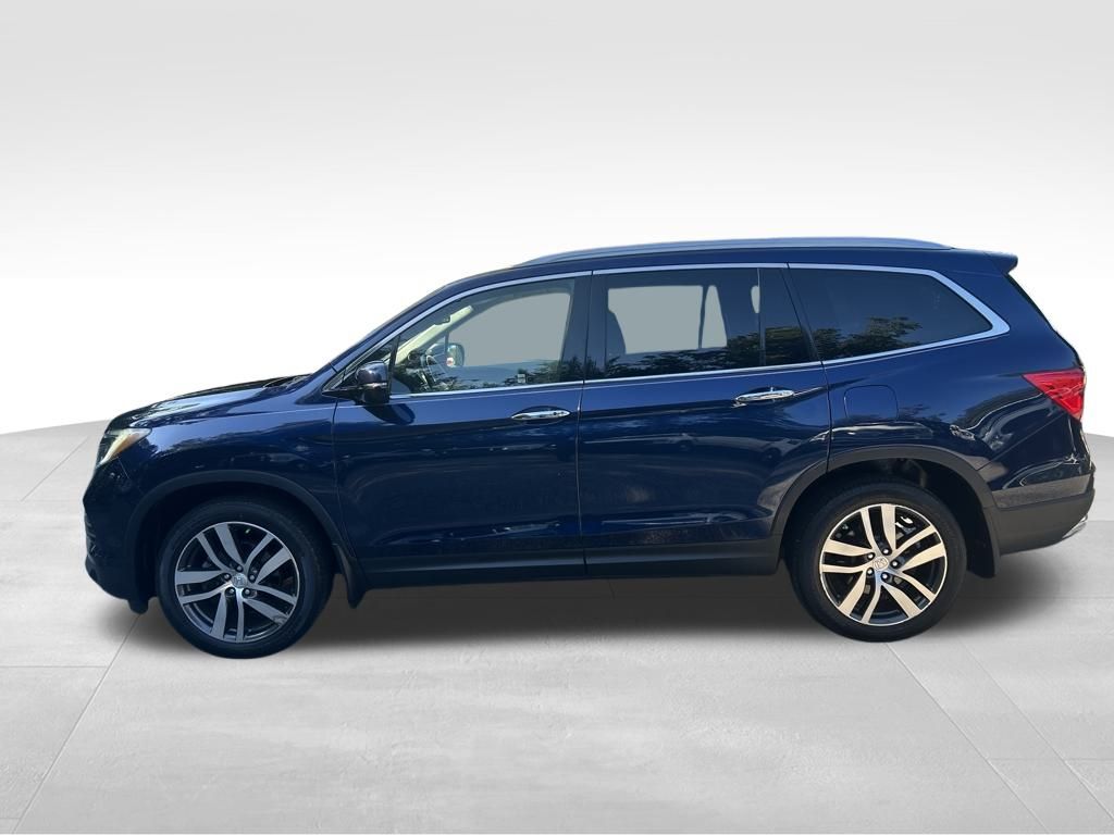 2017 Honda Pilot Touring photo 2