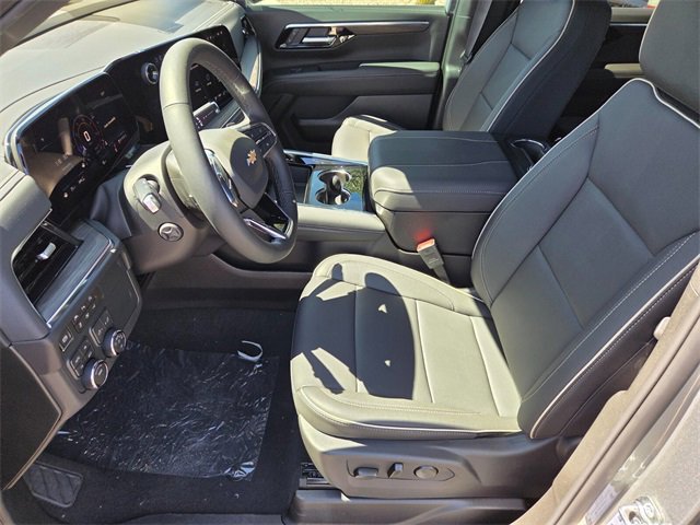 2025 Chevrolet Suburban Premier photo 4