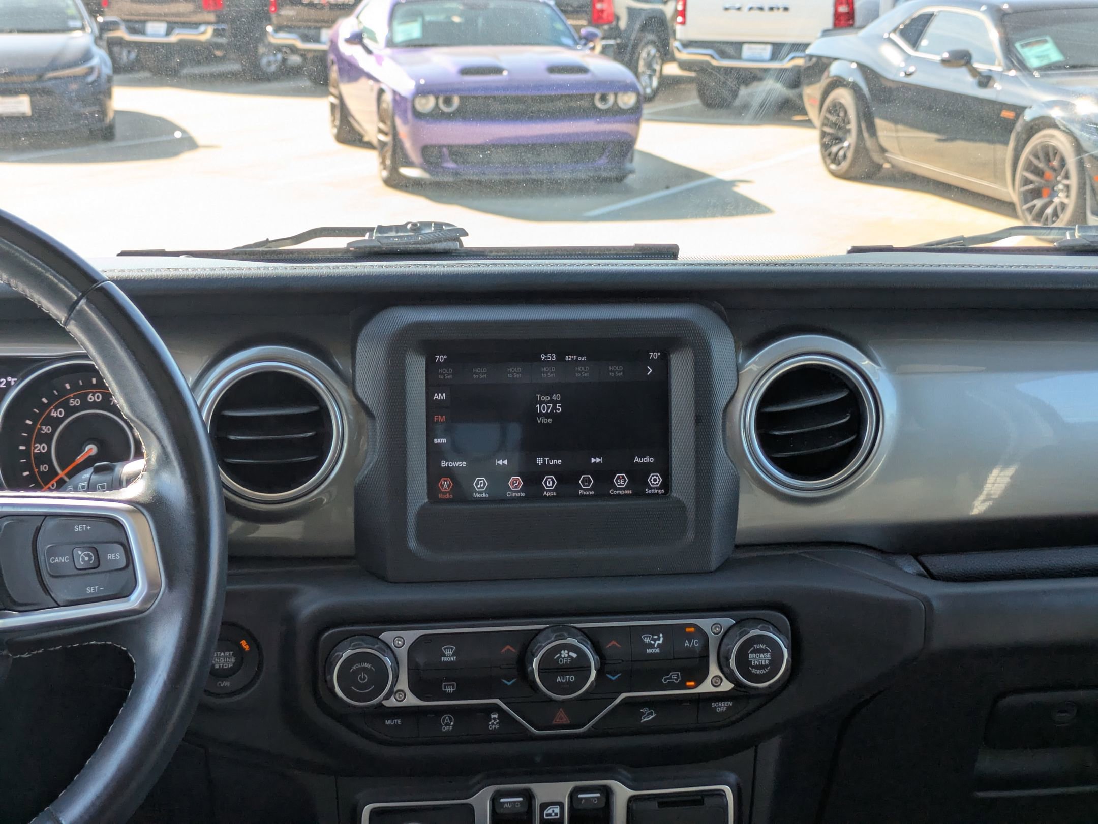 2019 Jeep Wrangler Unlimited Sahara photo 14