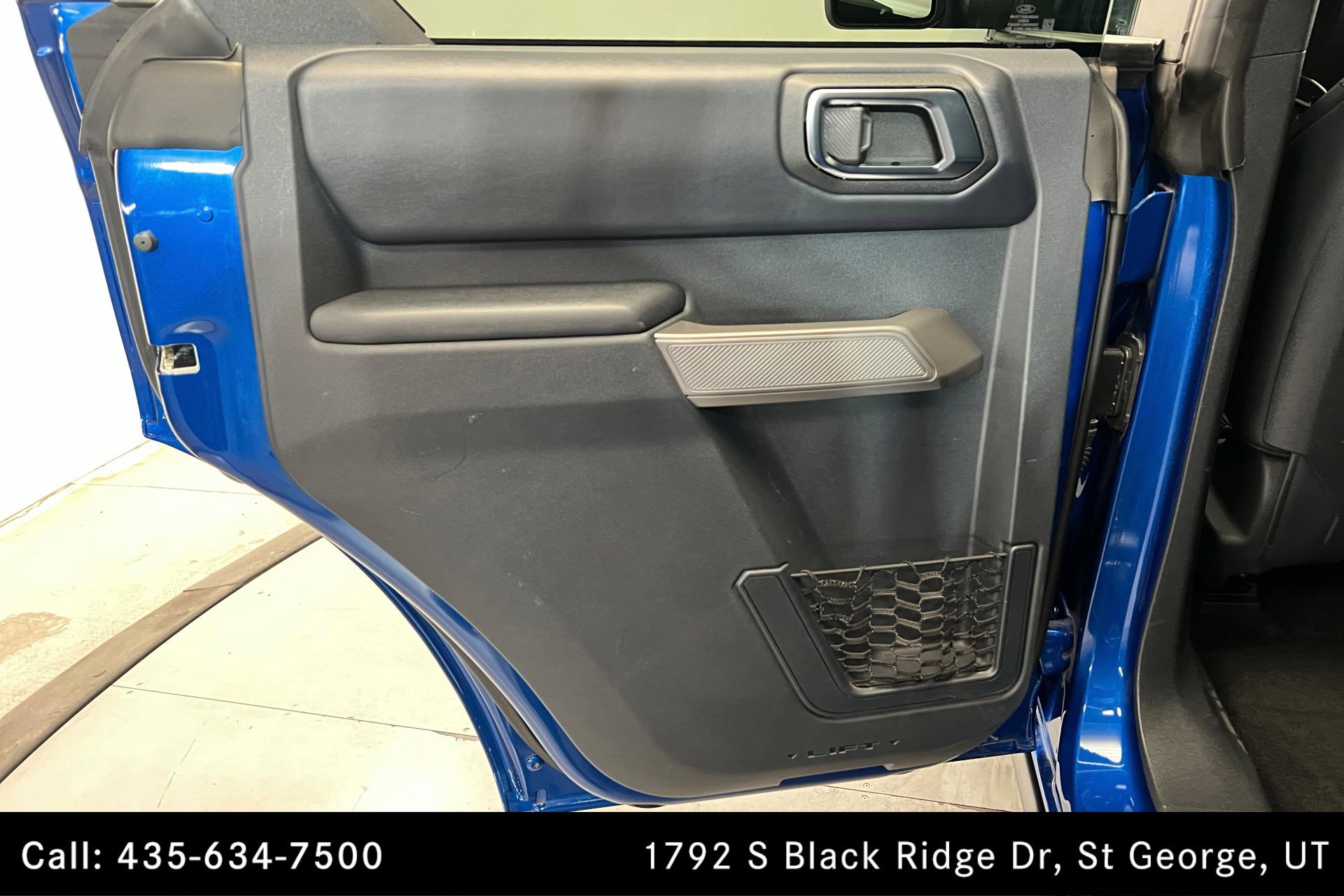 2021 Ford Bronco First Edition photo 16