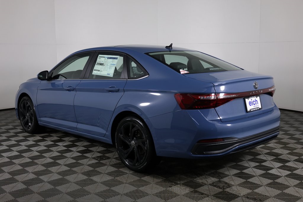 2025 Volkswagen Jetta 1.5T SE photo 4