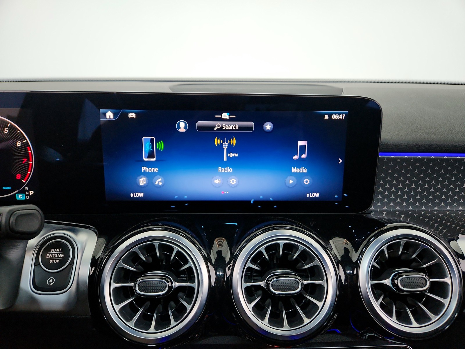 2024 Mercedes Benz GLB 250 photo 25