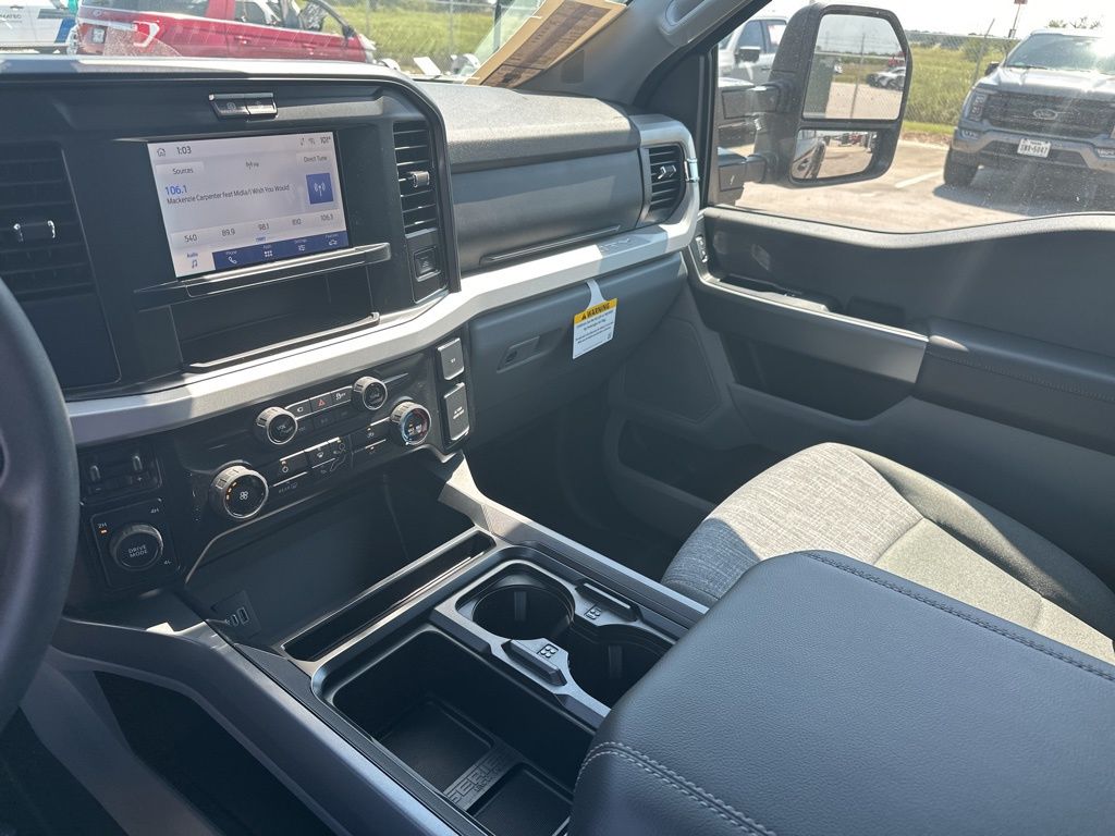2026 Ford F-350 XLT photo 27