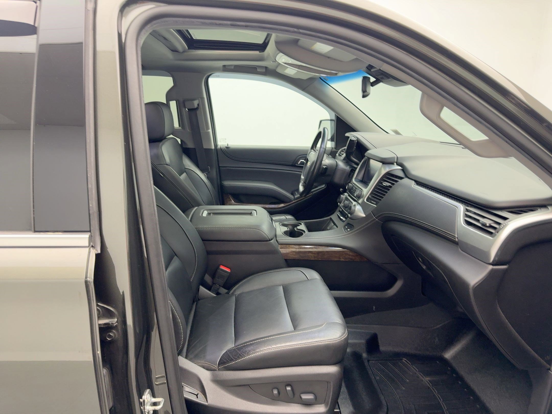 2019 Chevrolet Tahoe LT photo 24