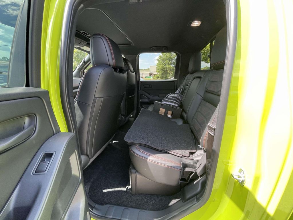2026 Nissan Frontier PRO-4X photo 9