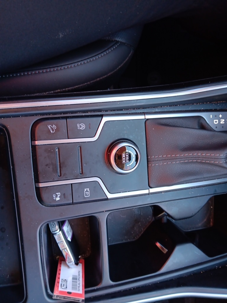 2023 Kia Sorento S photo 11