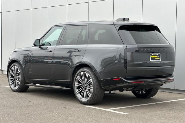 2025 Land Rover Range Rover SE photo 3
