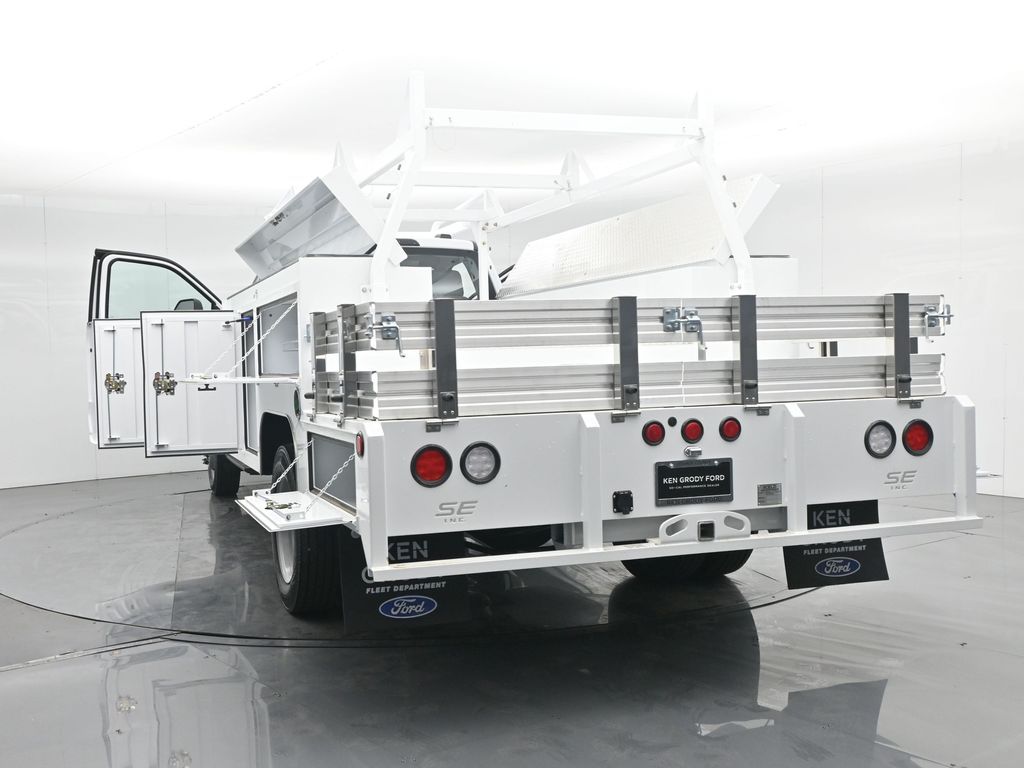 2025 Ford F-450 photo 34