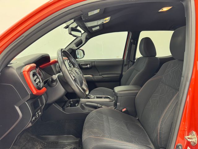 2017 Toyota Tacoma SR5 TRD Sport photo 17