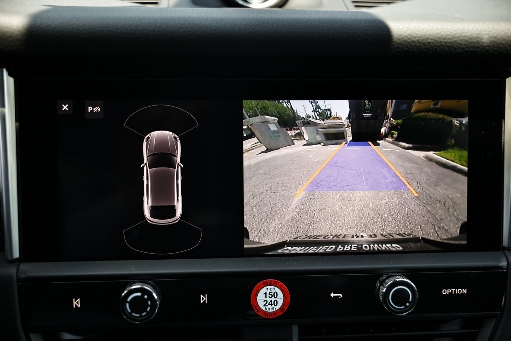 2024 Porsche Macan T photo 37