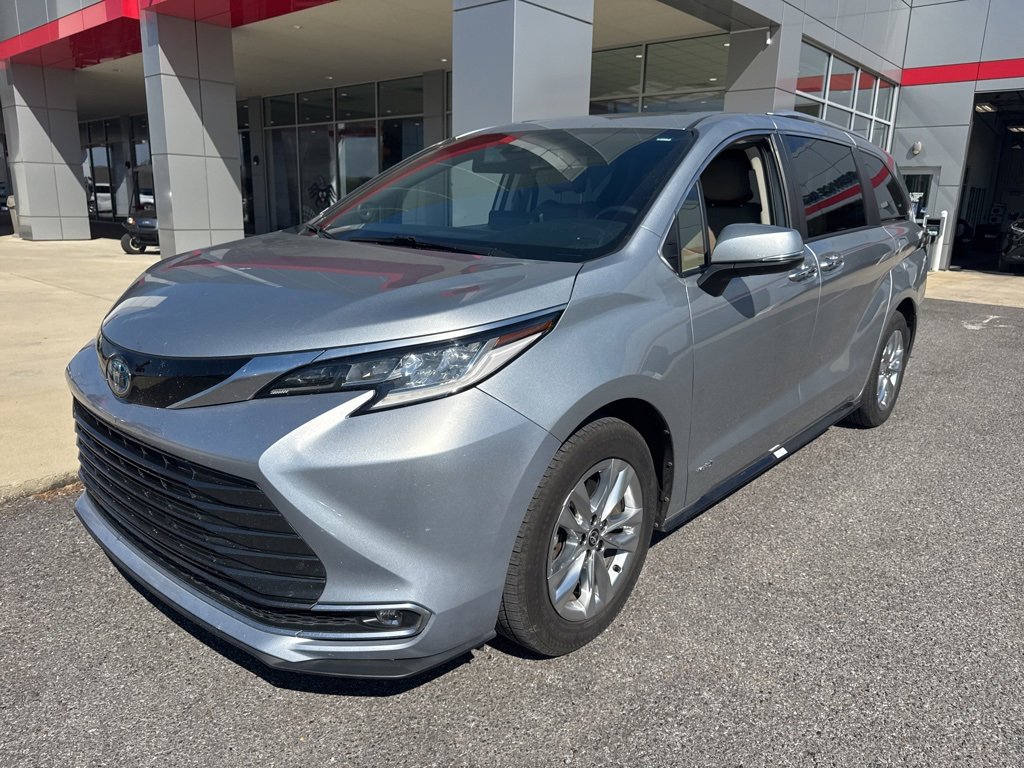 2021 Toyota Sienna Limited photo 4