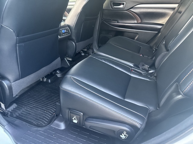 2018 Toyota Highlander XLE photo 19